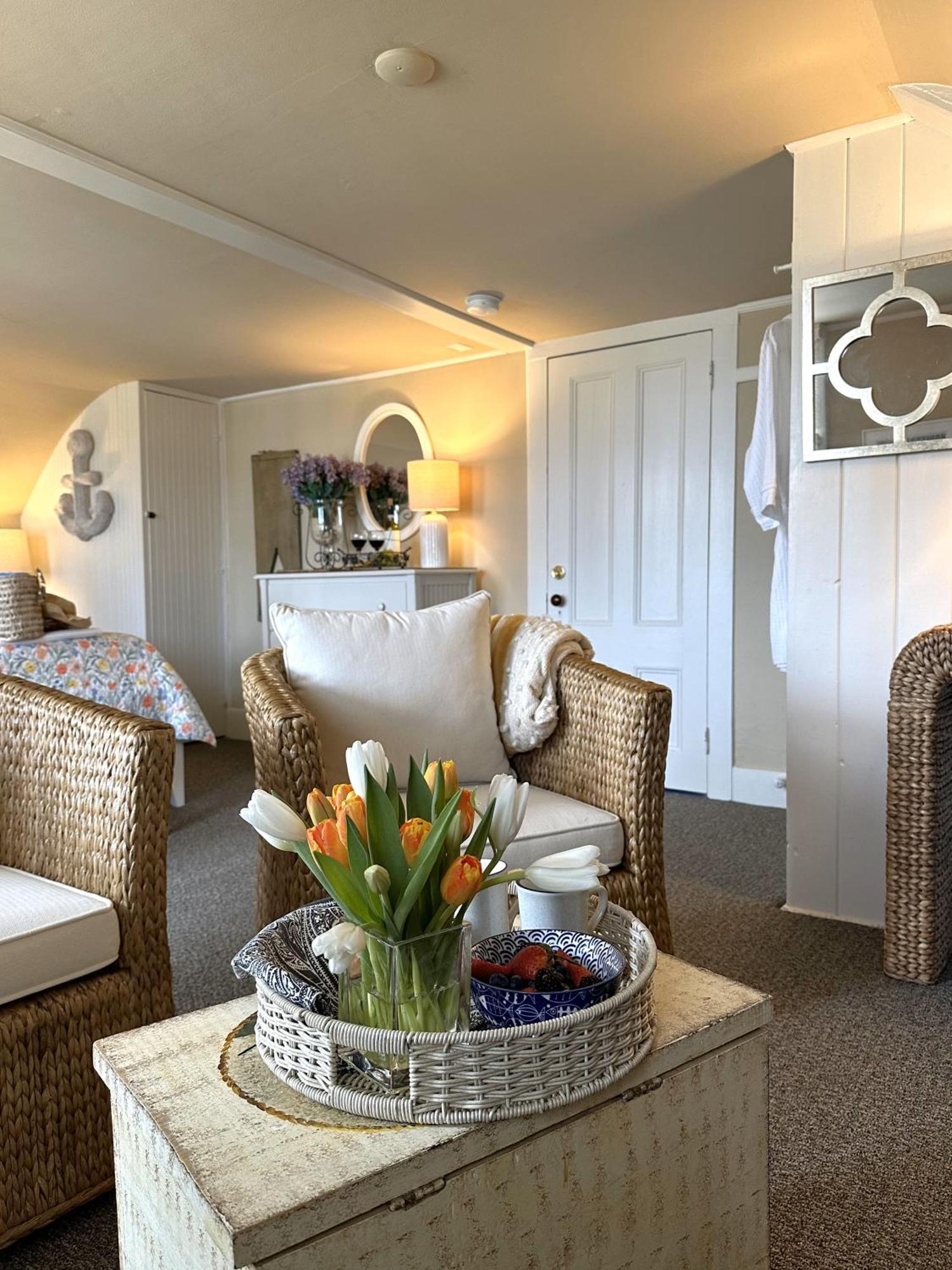 Ship'S Knees Inn East Orleans Екстериор снимка